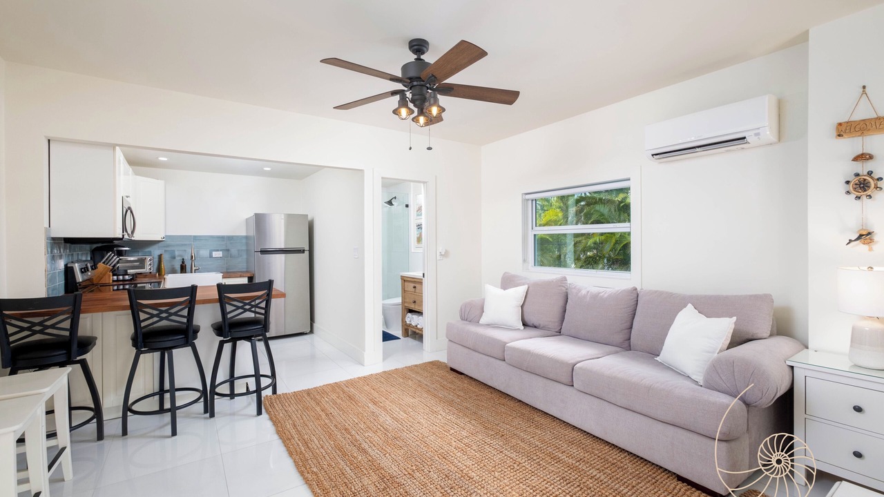 Photo of Livingroom in Sunshine Estates