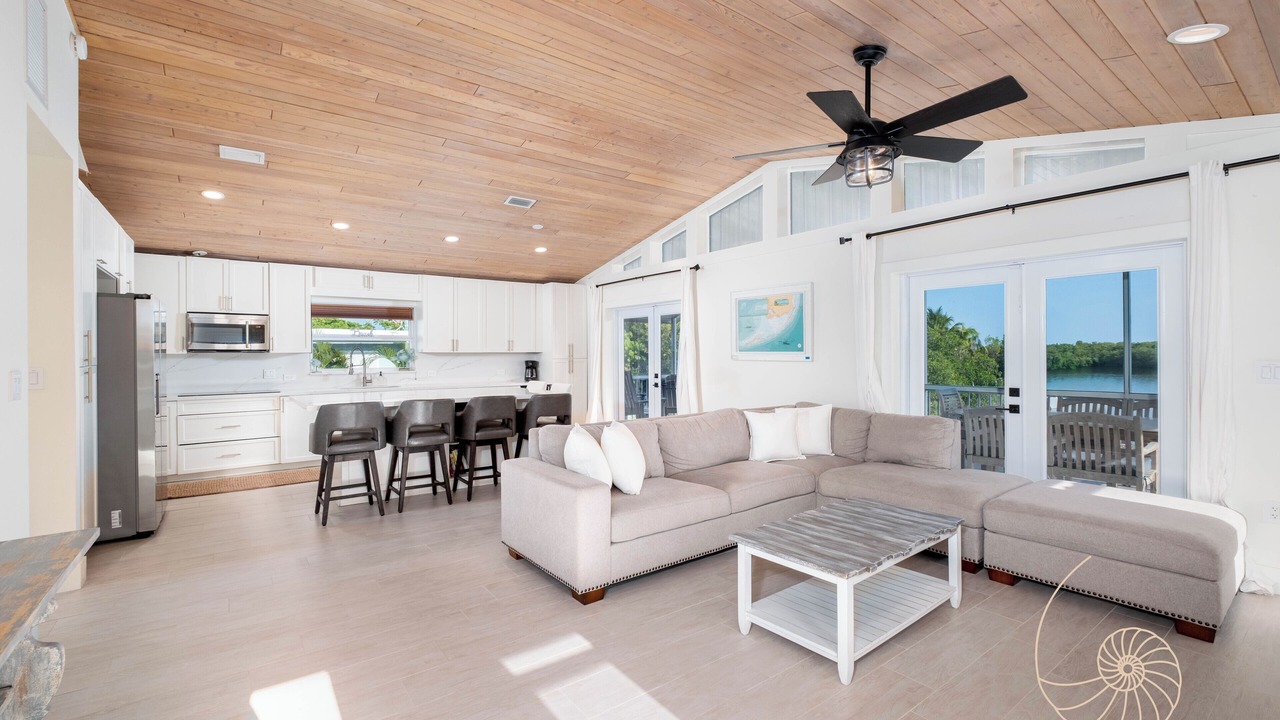 Photo of Livingroom in Sunshine Estates