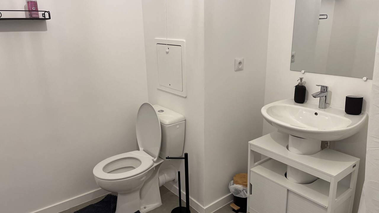 Photo of Bathroom in Le Blanc-Mesnil