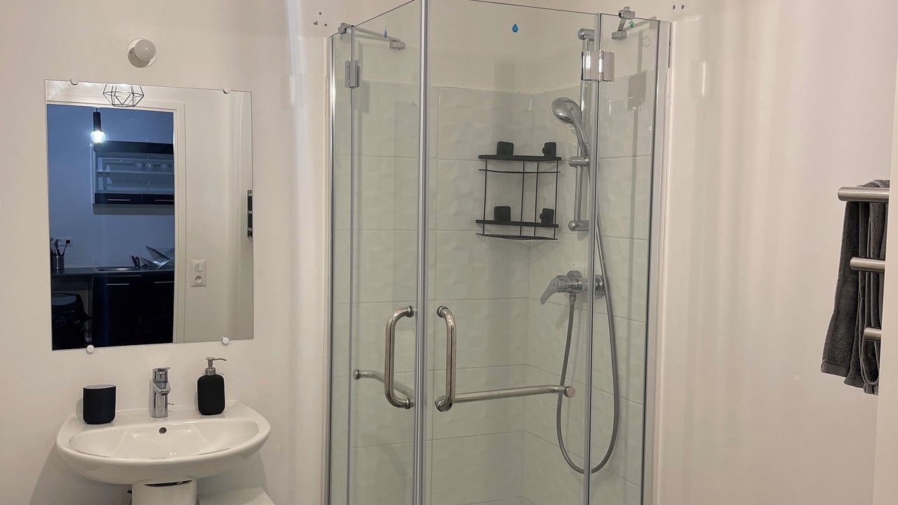 Photo of Bathroom in Le Blanc-Mesnil