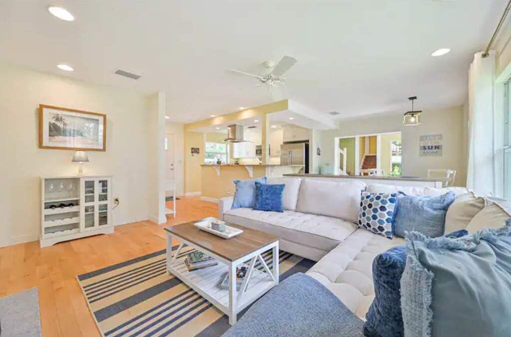 Photo of Livingroom in LaBelle