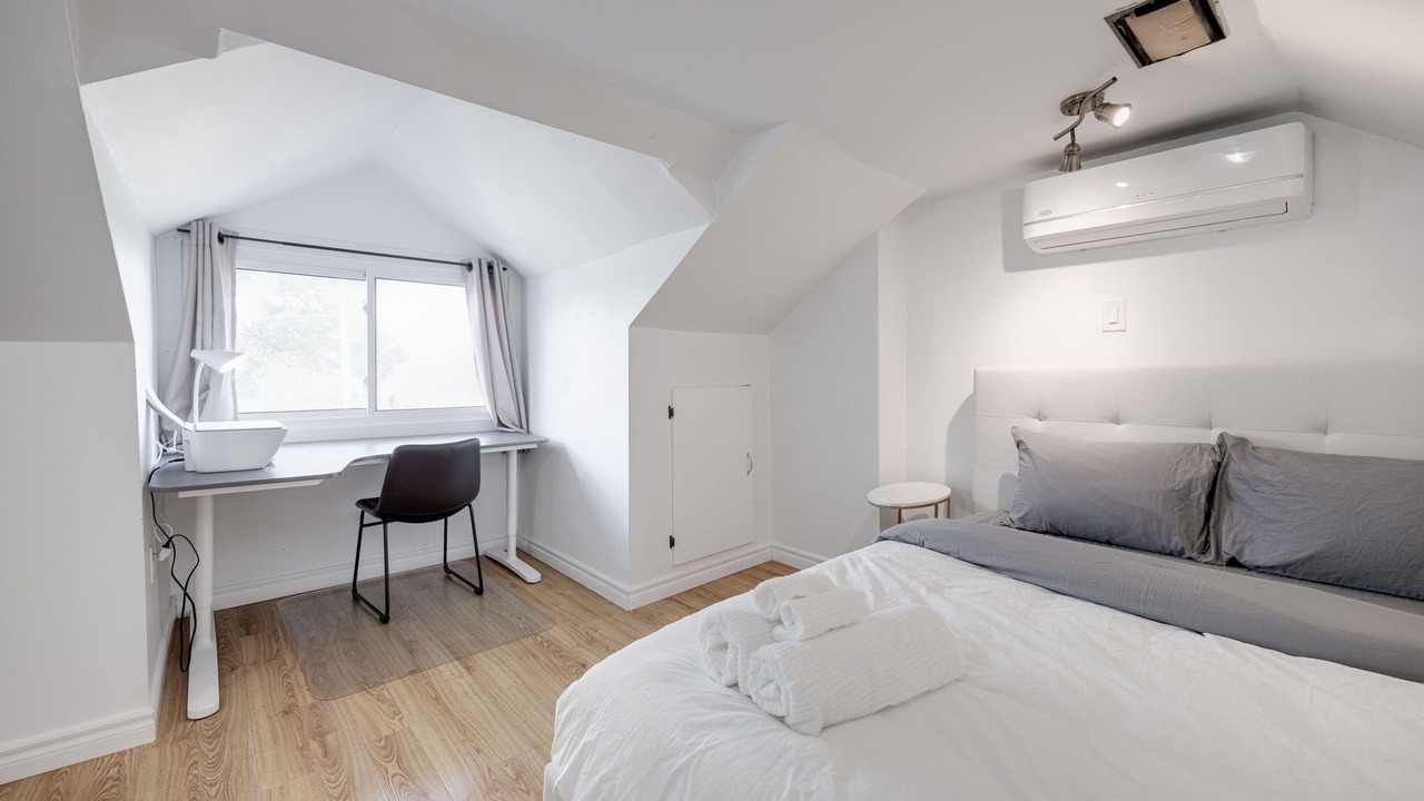 Photo of Bedroom in Upper Beaches