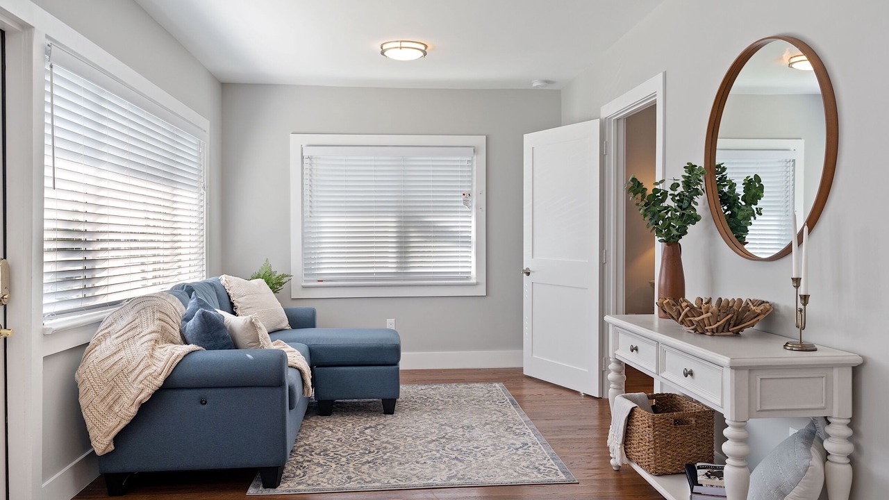 Photo of Livingroom in Parrot Cove