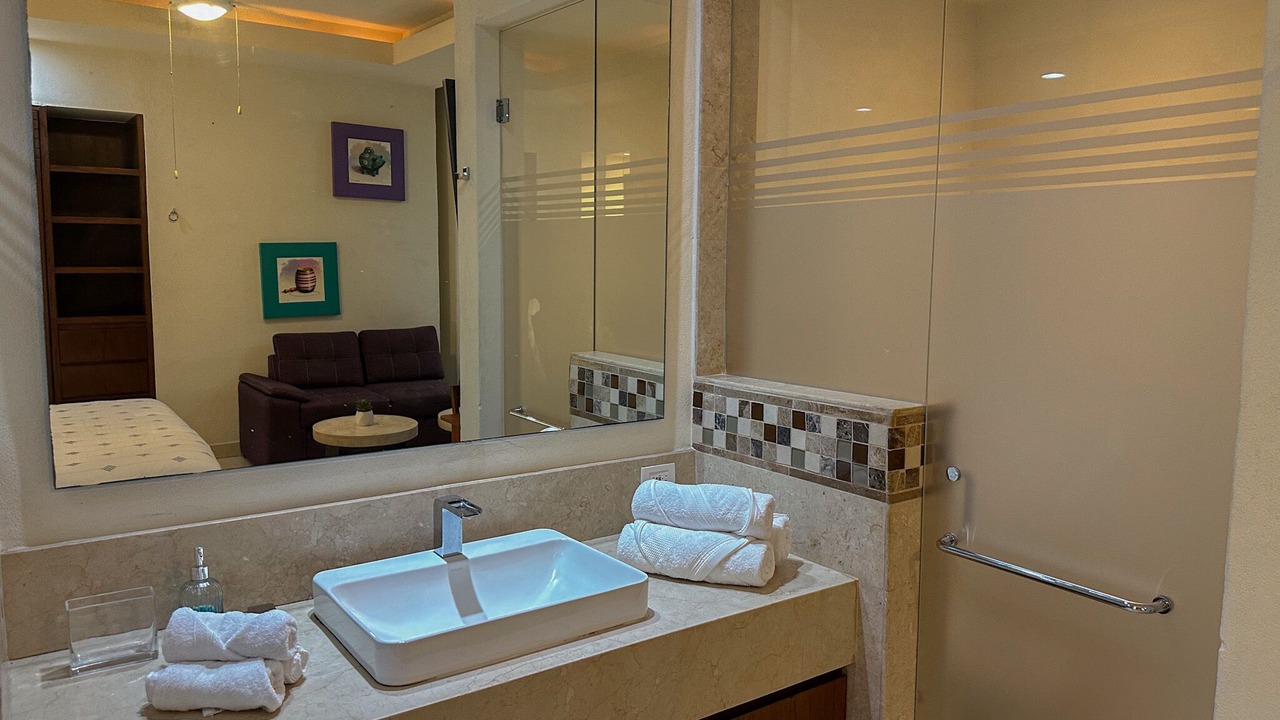 Photo of Bathroom in Florida Center North