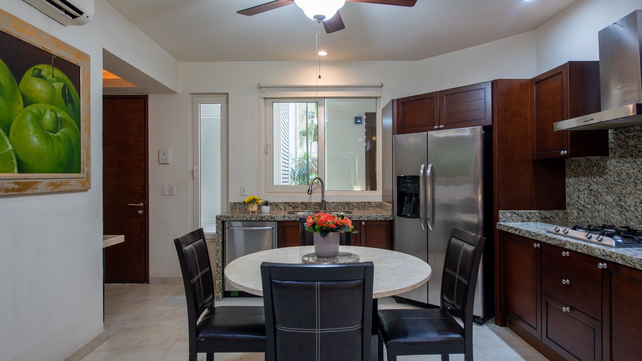 Photo of Kitchen in Florida Center North