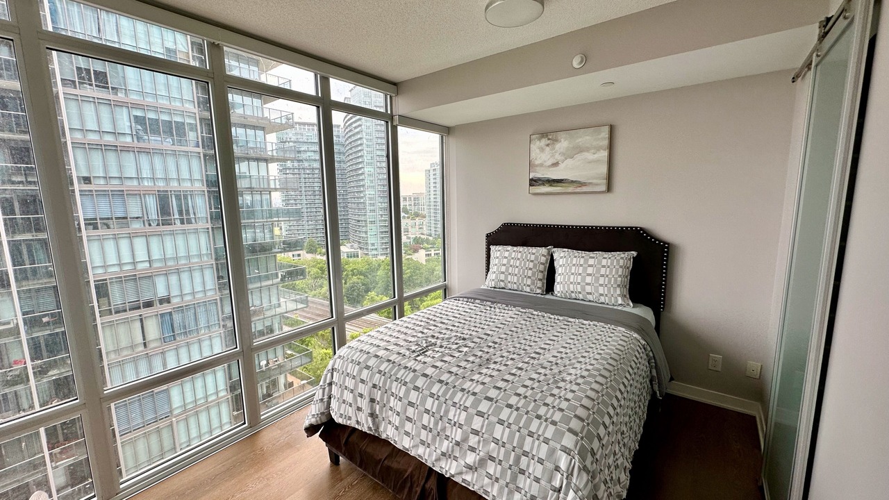 Photo of Bedroom in Humber Bay