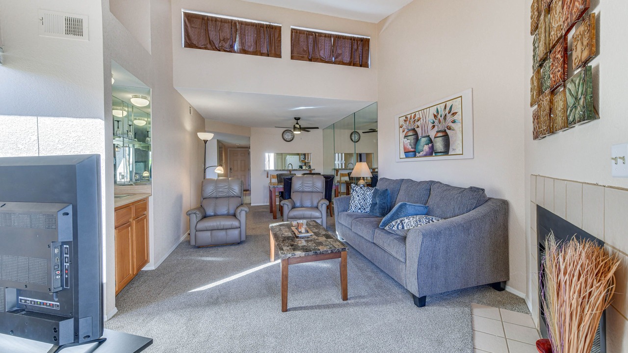 Photo of Livingroom in East Mesa