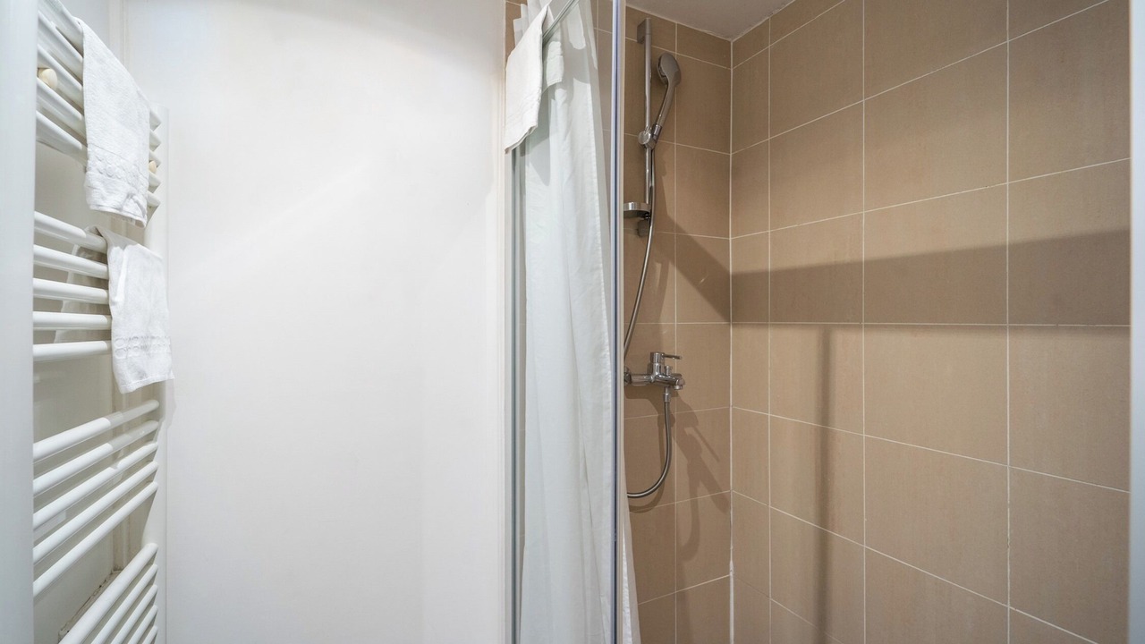 Photo of Bathroom in Arsenal