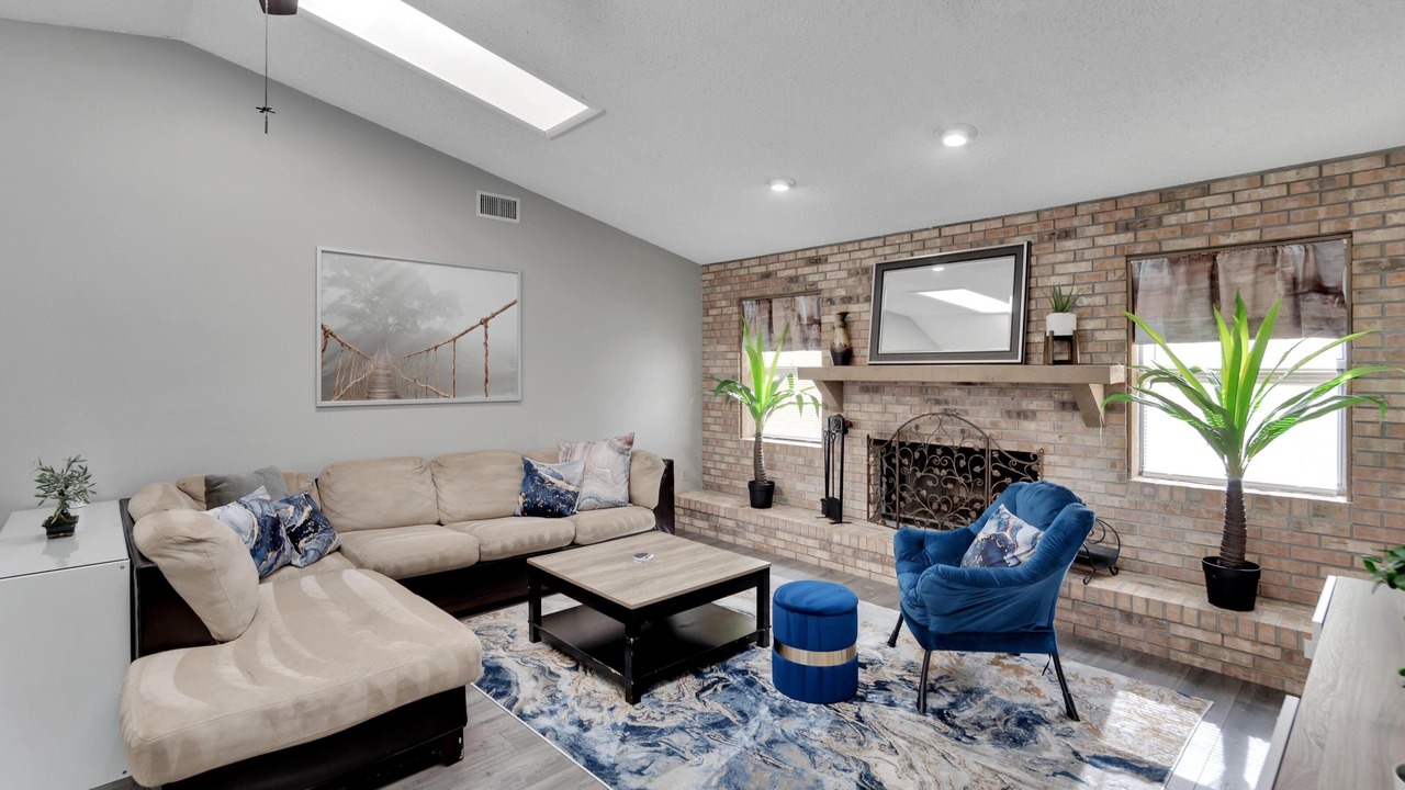 Photo of Livingroom in Temple Crest