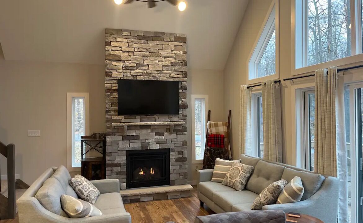 Photo of Livingroom in Pocono Pines