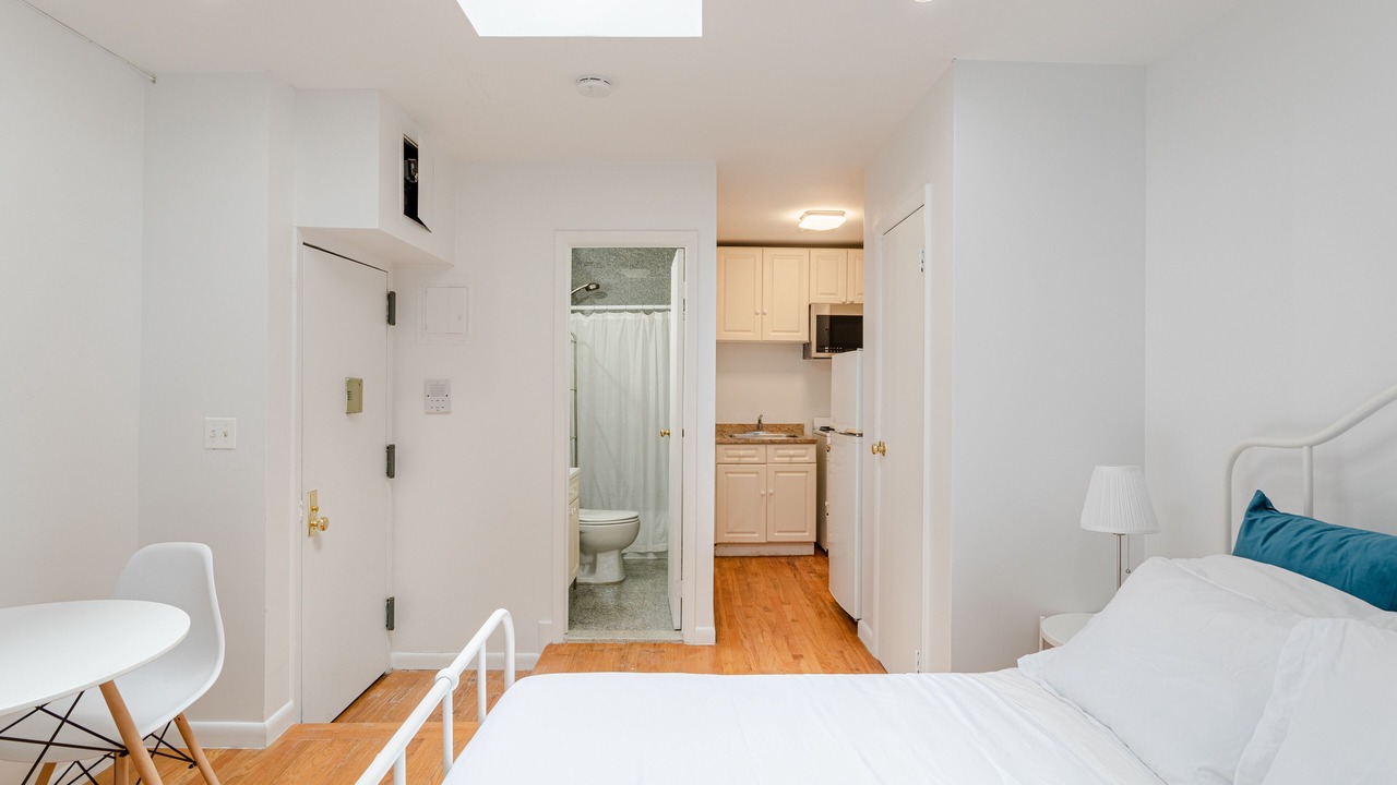 Photo of Bedroom in Midtown South