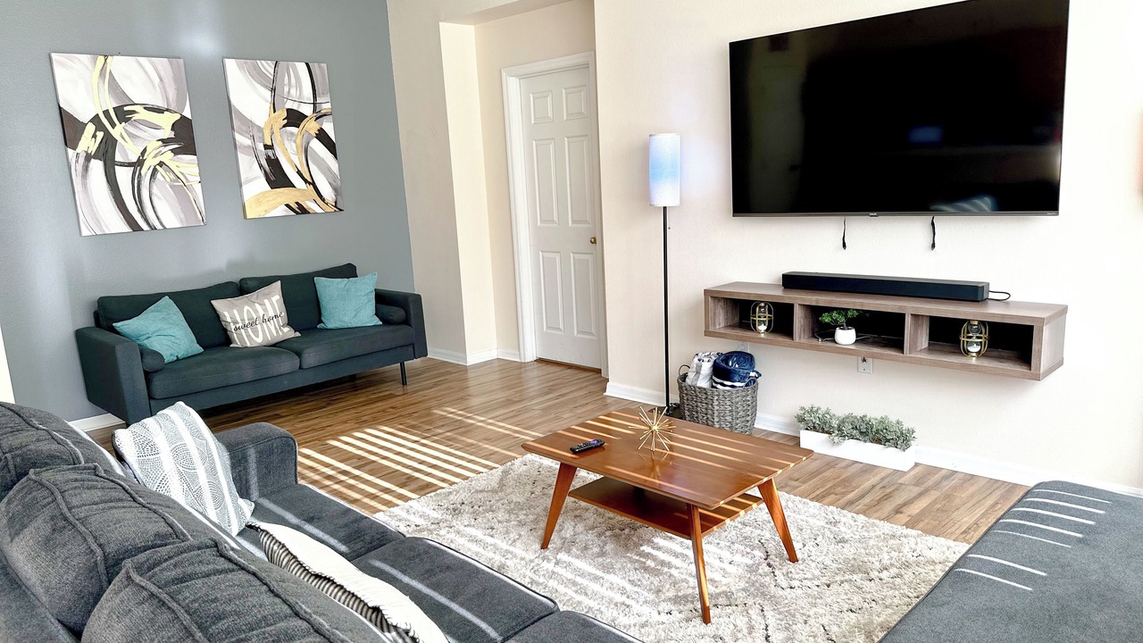 Photo of Livingroom in Windwood Bay