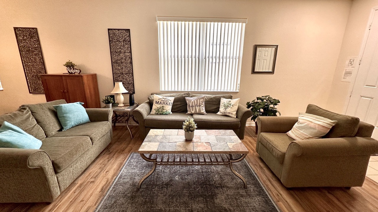 Photo of Livingroom in Windwood Bay
