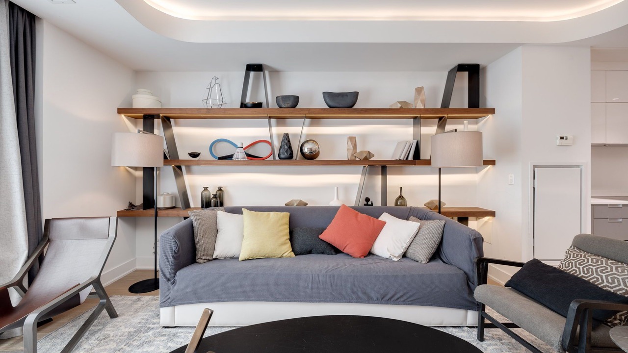 Photo of Livingroom in Bay Street Corridor
