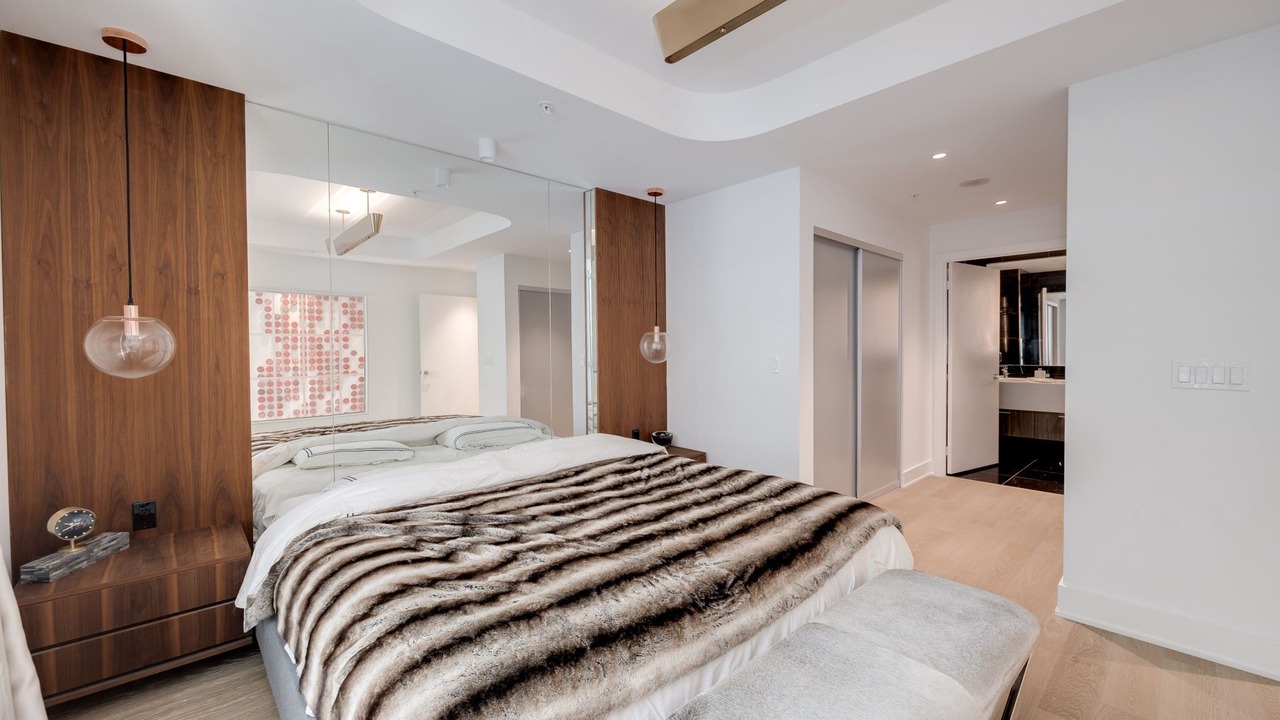 Photo of Bedroom in Bay Street Corridor