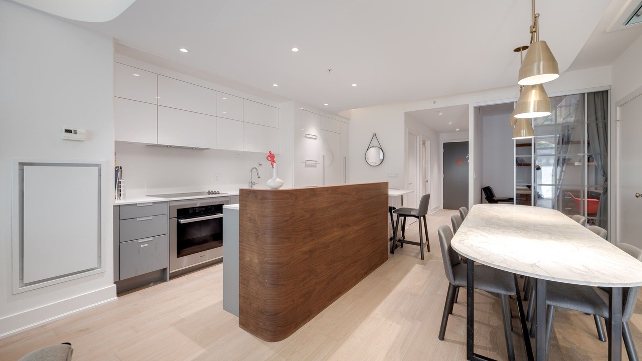 Photo of Kitchen in Bay Street Corridor
