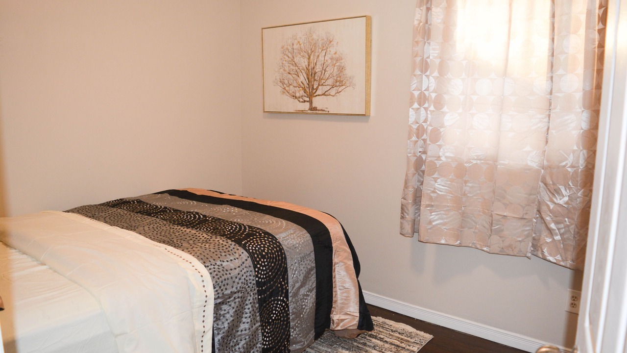 Photo of Bedroom in Amherstview