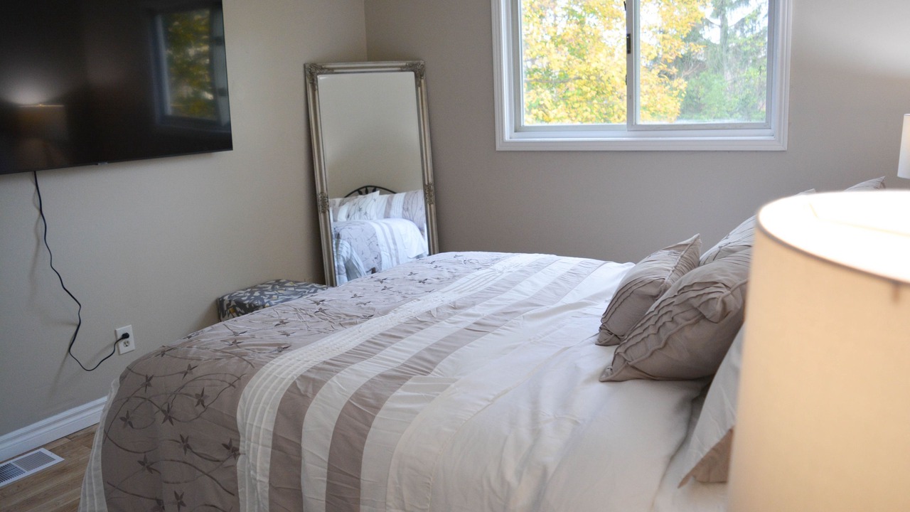Photo of Bedroom in Amherstview