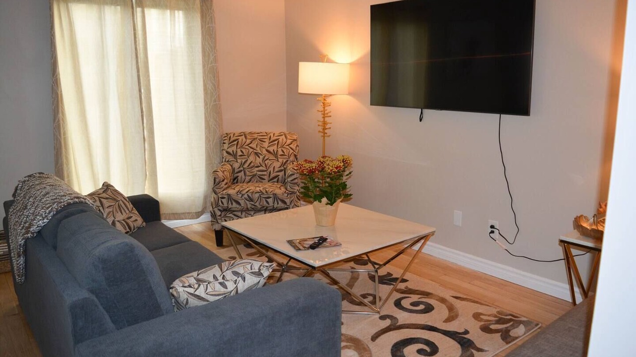 Photo of Livingroom in Amherstview