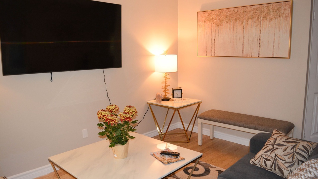 Photo of Livingroom in Amherstview
