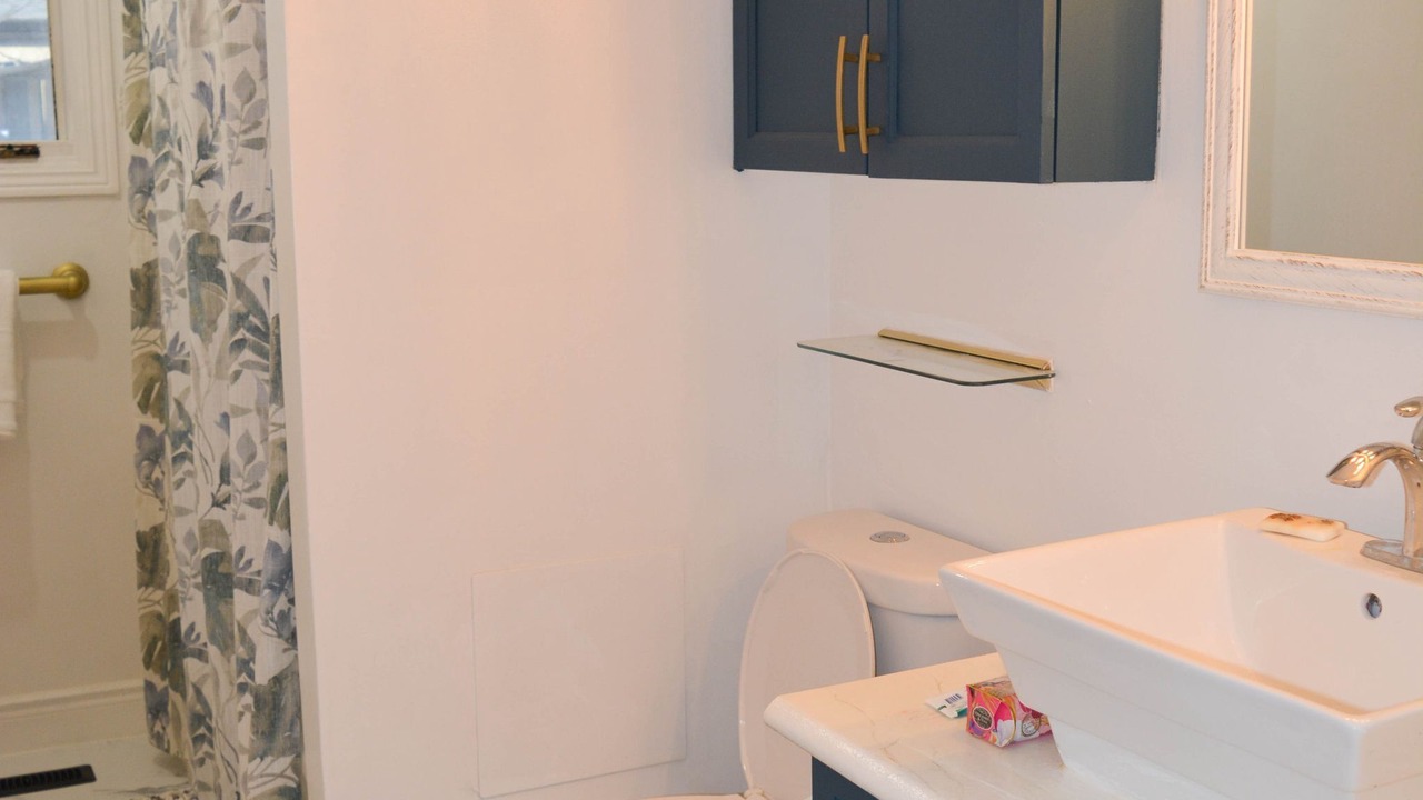 Photo of Bathroom in Amherstview