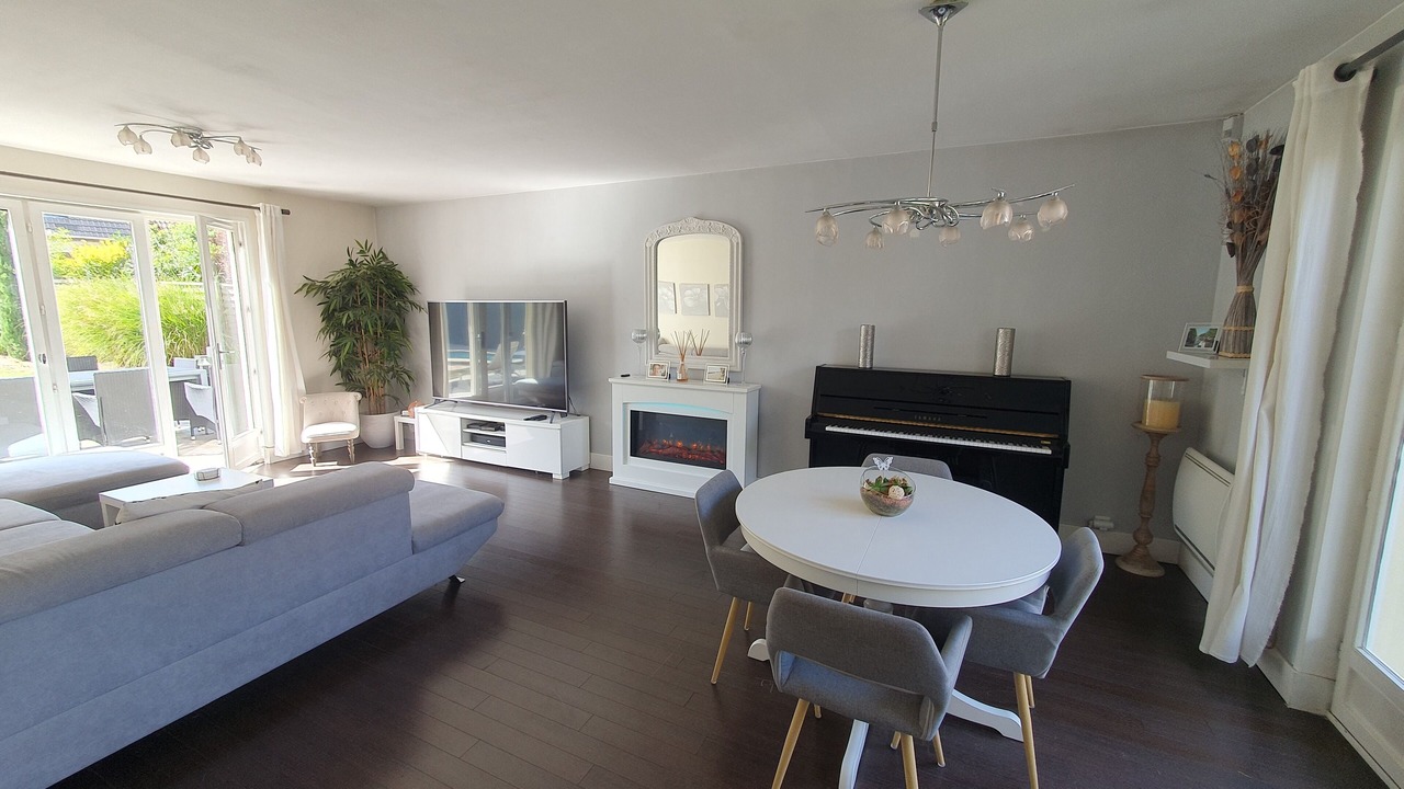 Photo of Livingroom in Bondy