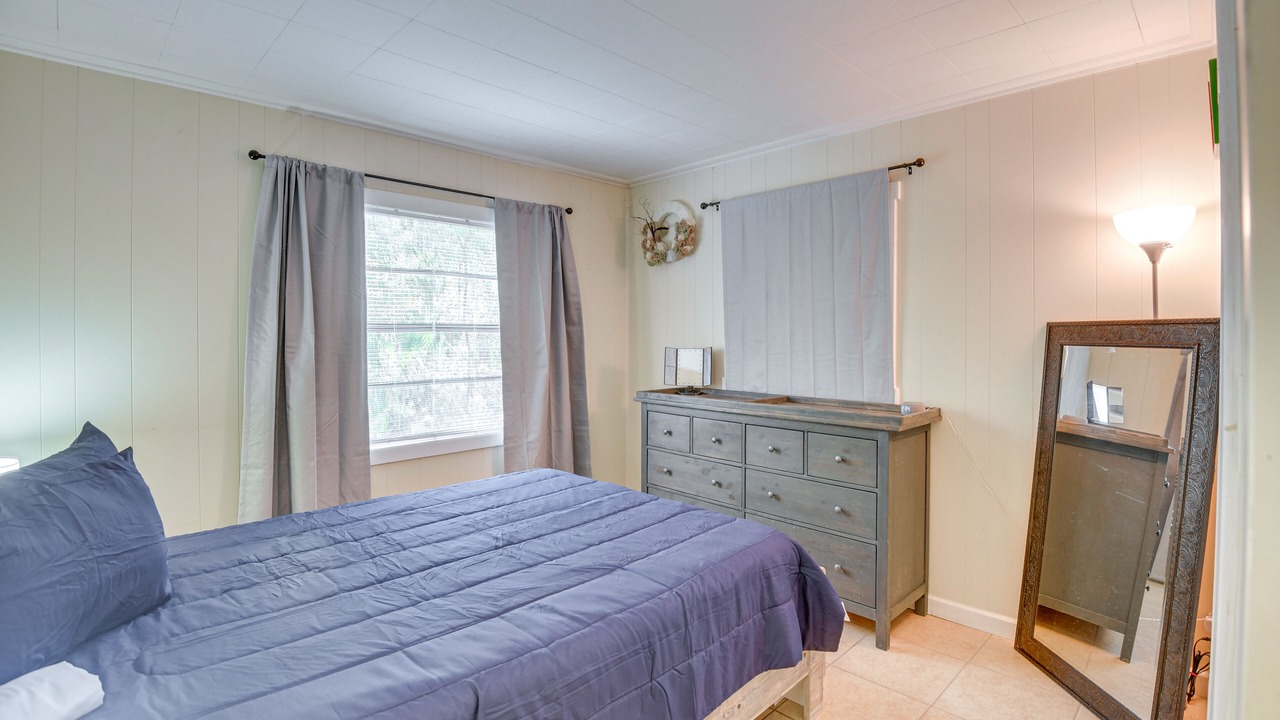 Photo of Bedroom in Mount Plymouth