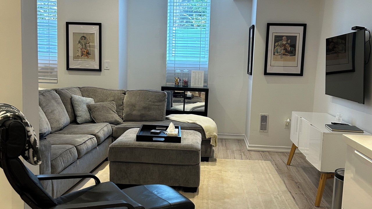 Photo of Livingroom in Glen Abbey