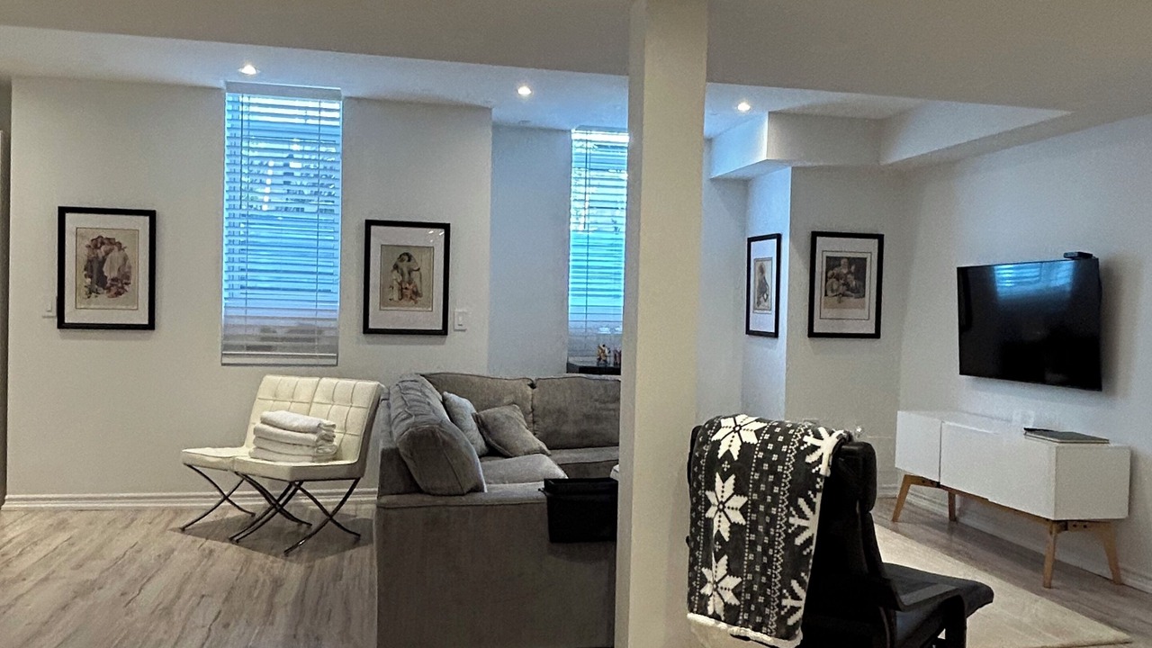 Photo of Livingroom in Glen Abbey