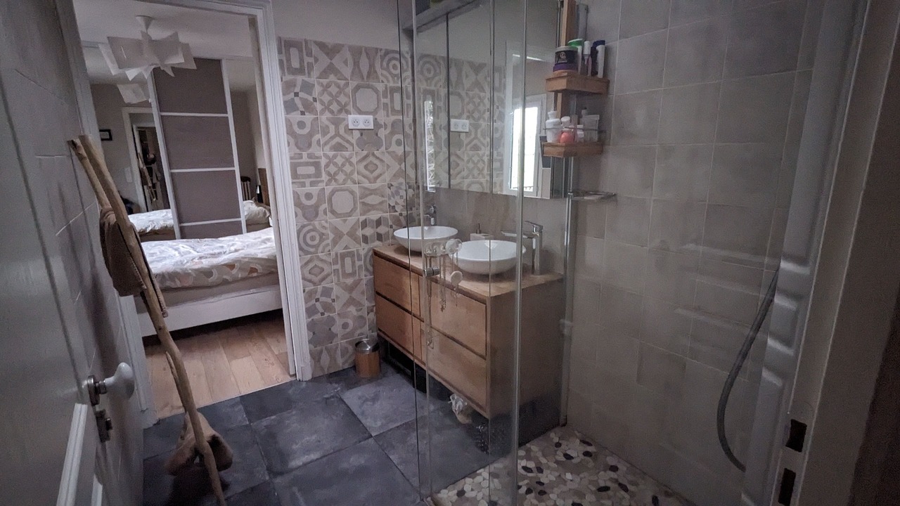 Photo of Bathroom in Chaville