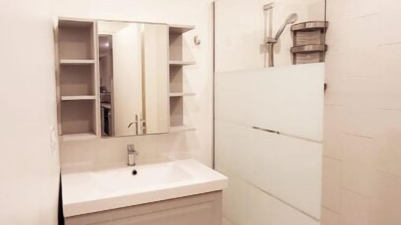 Photo of Bathroom in Clichy