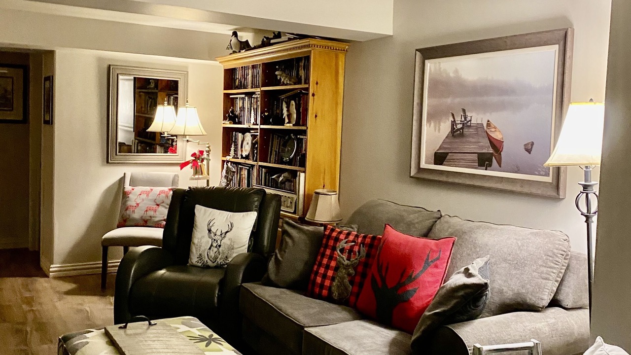 Photo of Livingroom in Mono
