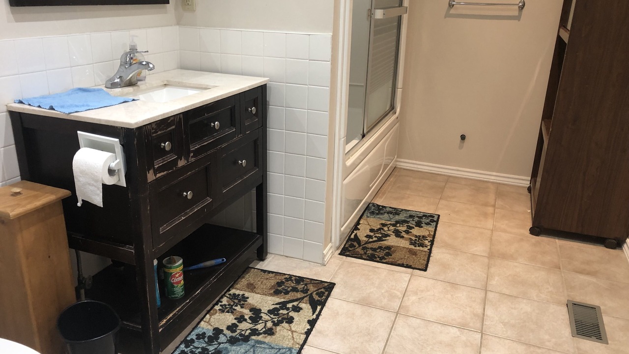 Photo of Bathroom in Coboconk