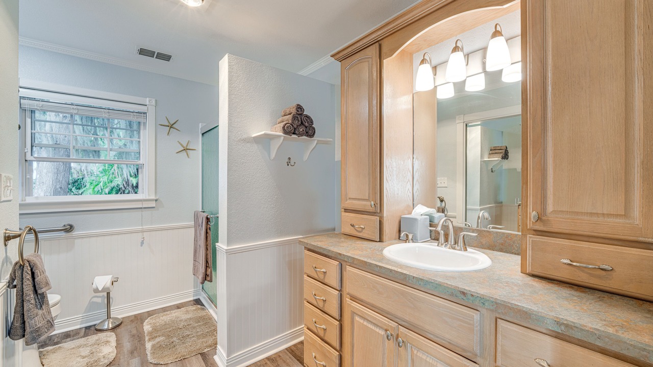Photo of Bathroom in Cypress Gardens