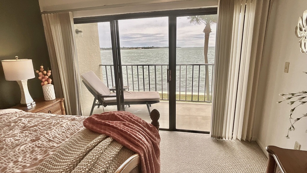 Photo of Bedroom in Pinellas Point