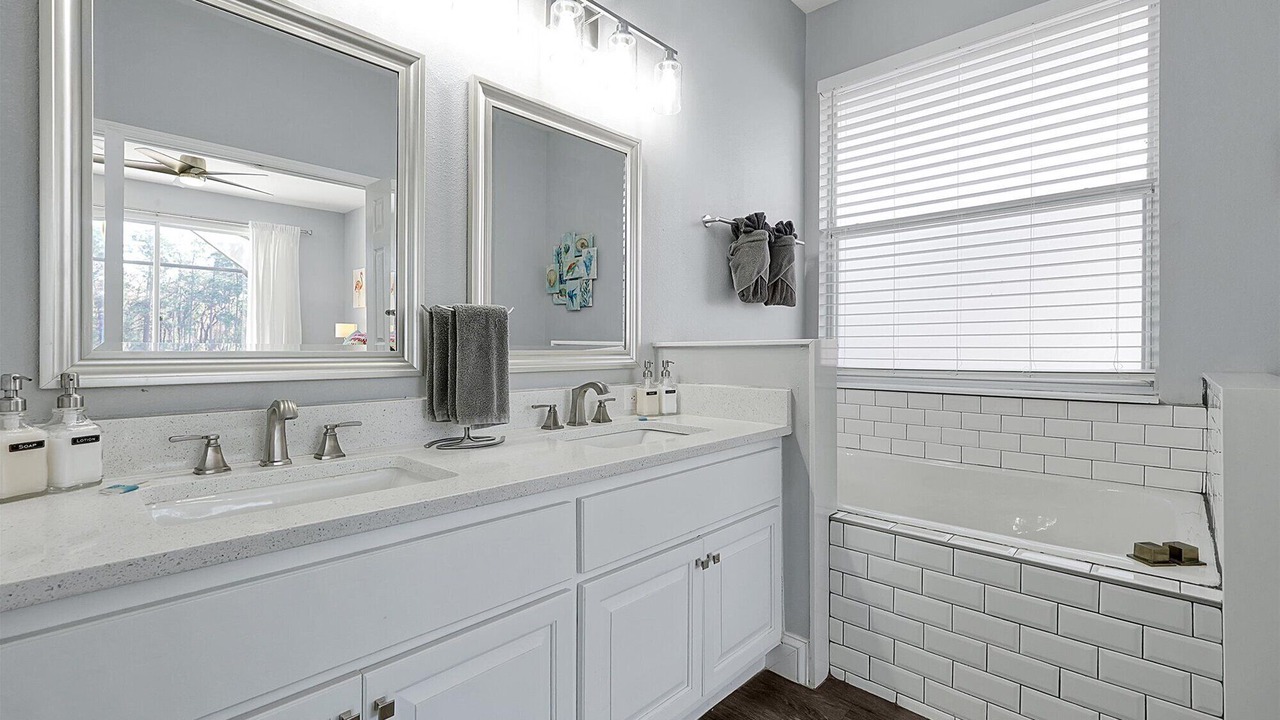 Photo of Bathroom in Sunset Lakes