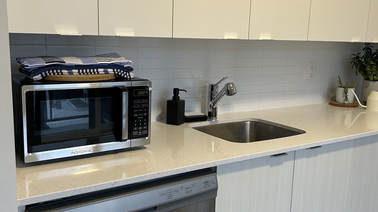 Photo of Kitchen in Brookhaven - Amesbury