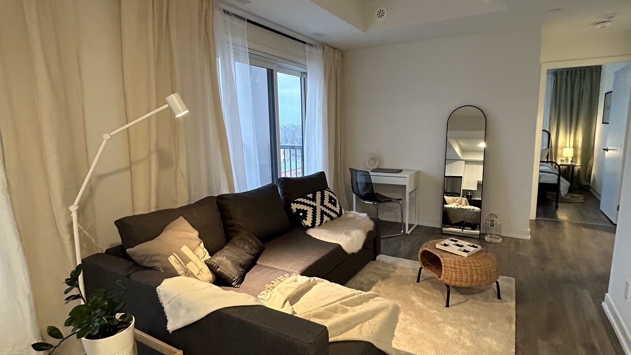 Photo of Livingroom in Brookhaven - Amesbury