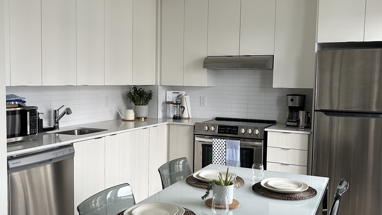 Photo of Kitchen in Brookhaven - Amesbury
