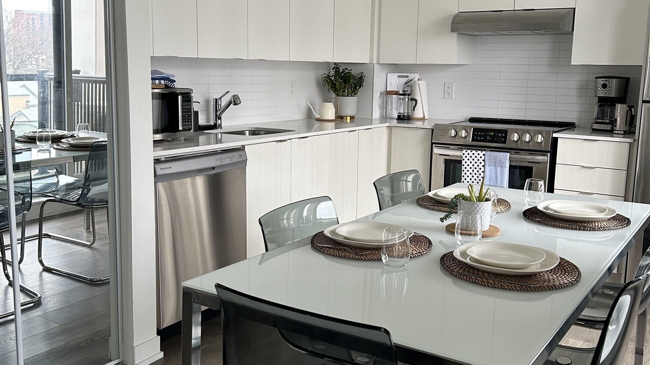 Photo of Kitchen in Brookhaven - Amesbury