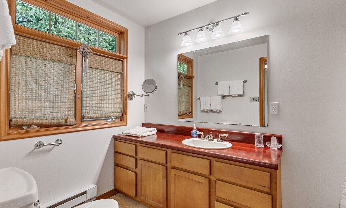 Photo of Bathroom in Tobermory