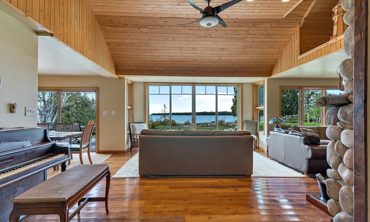 Photo of Livingroom in Tobermory