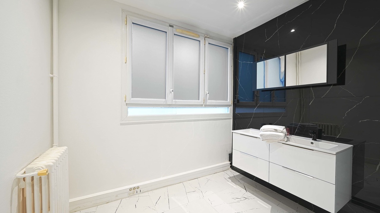 Photo of Bathroom in Issy-les-Moulineaux