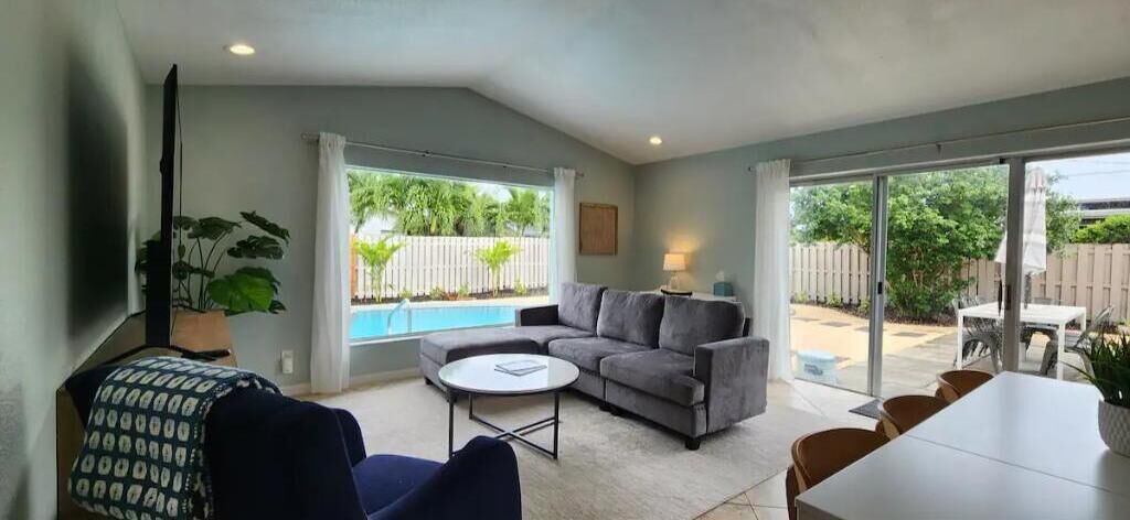Photo of Livingroom in Indian Harbour Beach