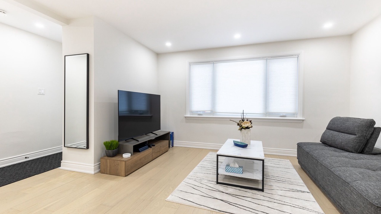 Photo of Livingroom in Richmond Hill