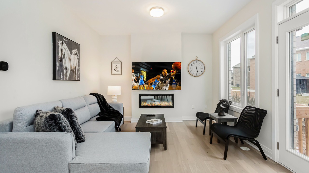 Photo of Livingroom in Oakville