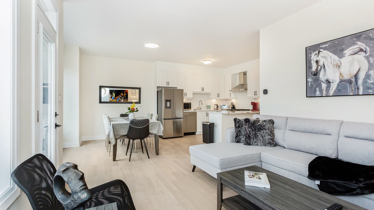 Photo of Livingroom in Oakville