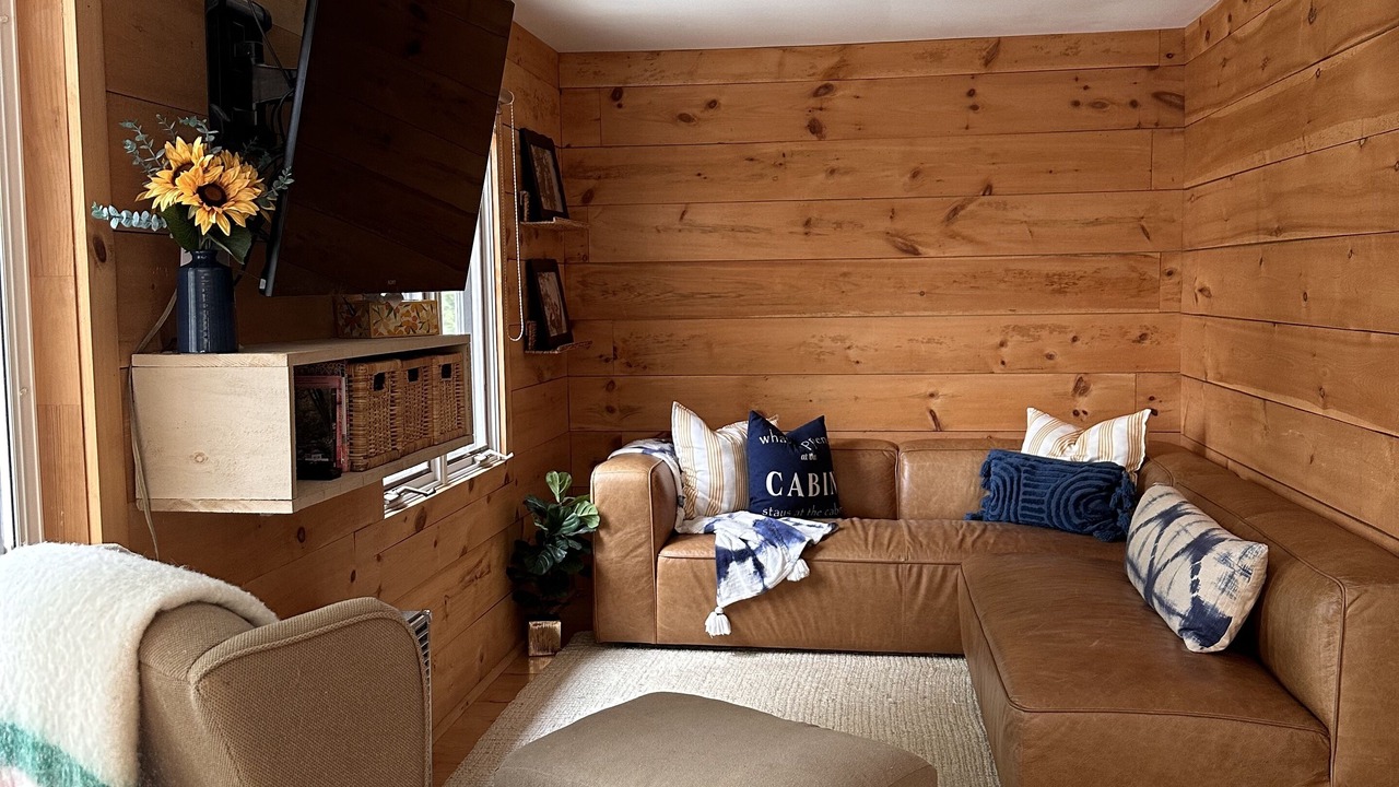 Photo of Livingroom in Muskoka Lakes