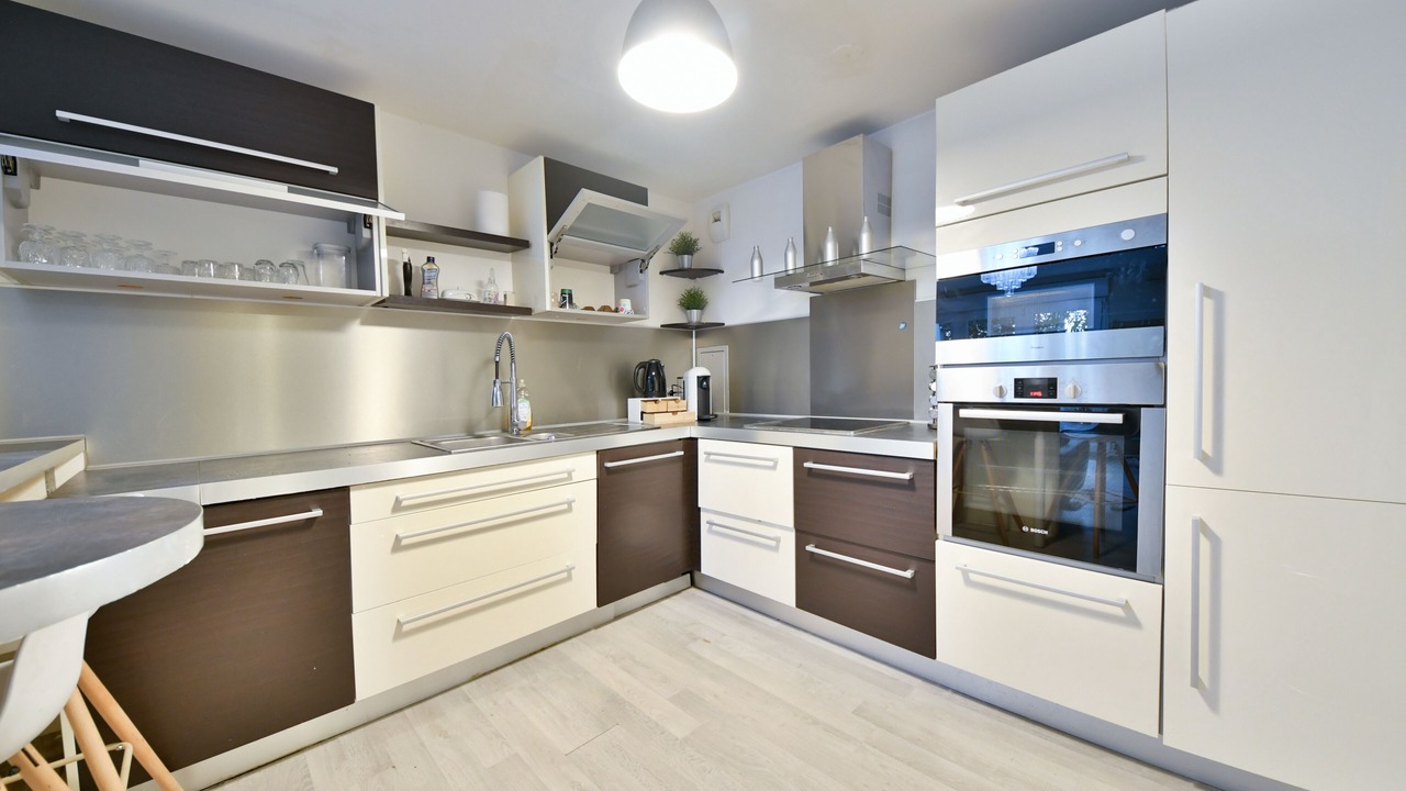 Photo of Kitchen in Stains