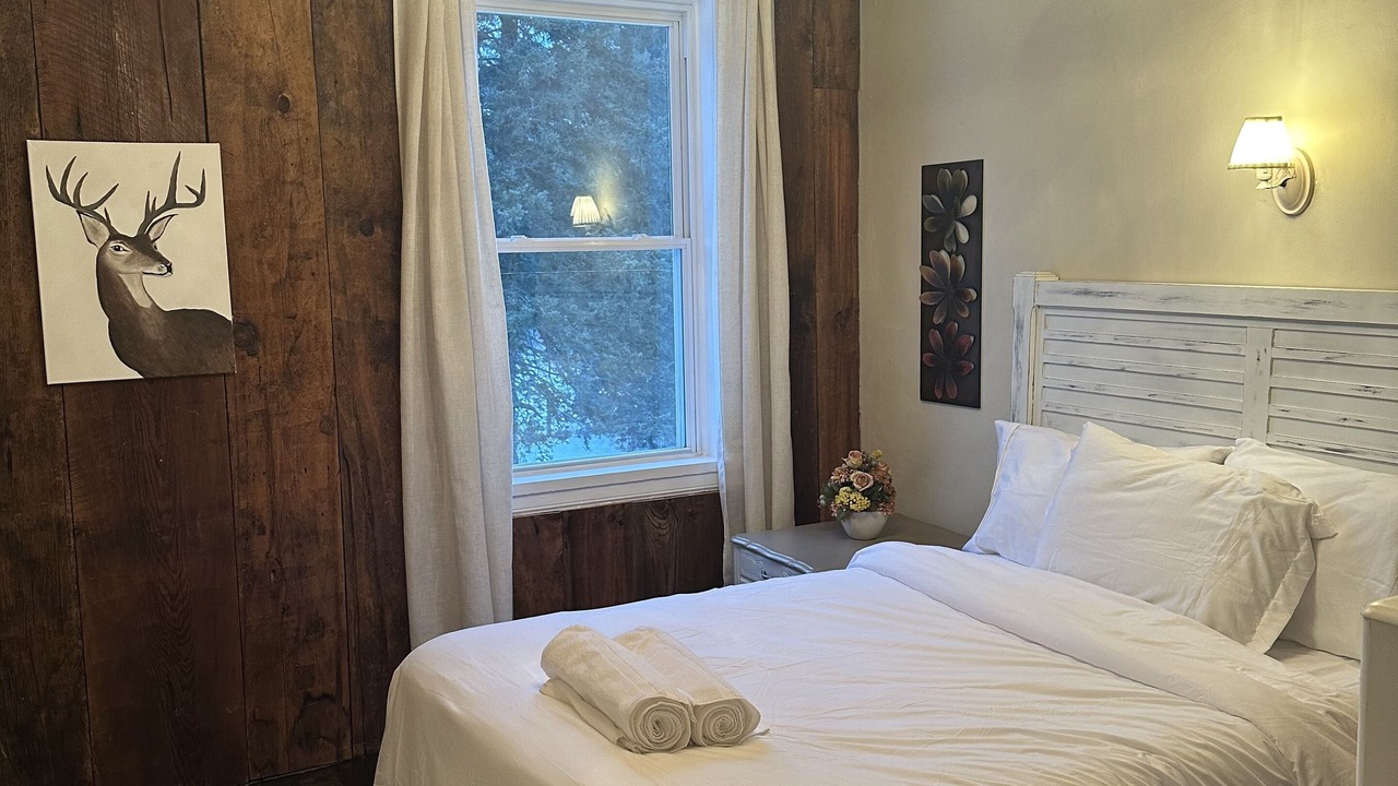 Photo of Bedroom in Oro-Medonte